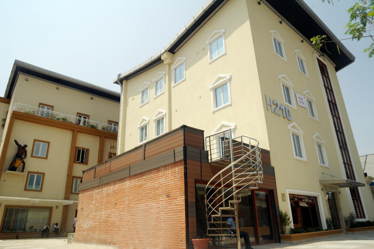 H210 Otel Aliayabiagba Dış mekan fotoğraf
