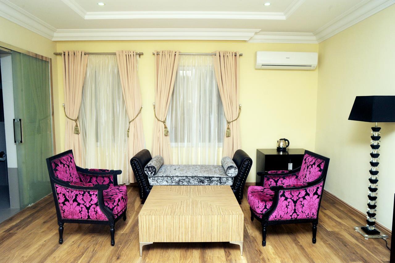 H210 Otel Aliayabiagba Dış mekan fotoğraf